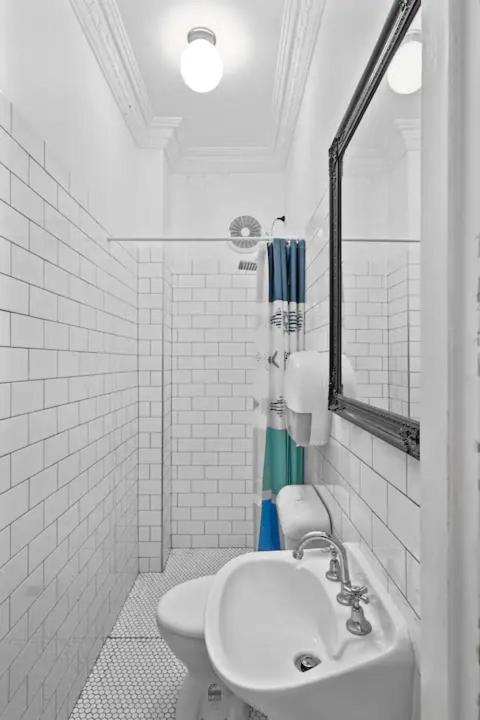 Venus By The Harbour Budget Hotel Sydney Bagian luar foto